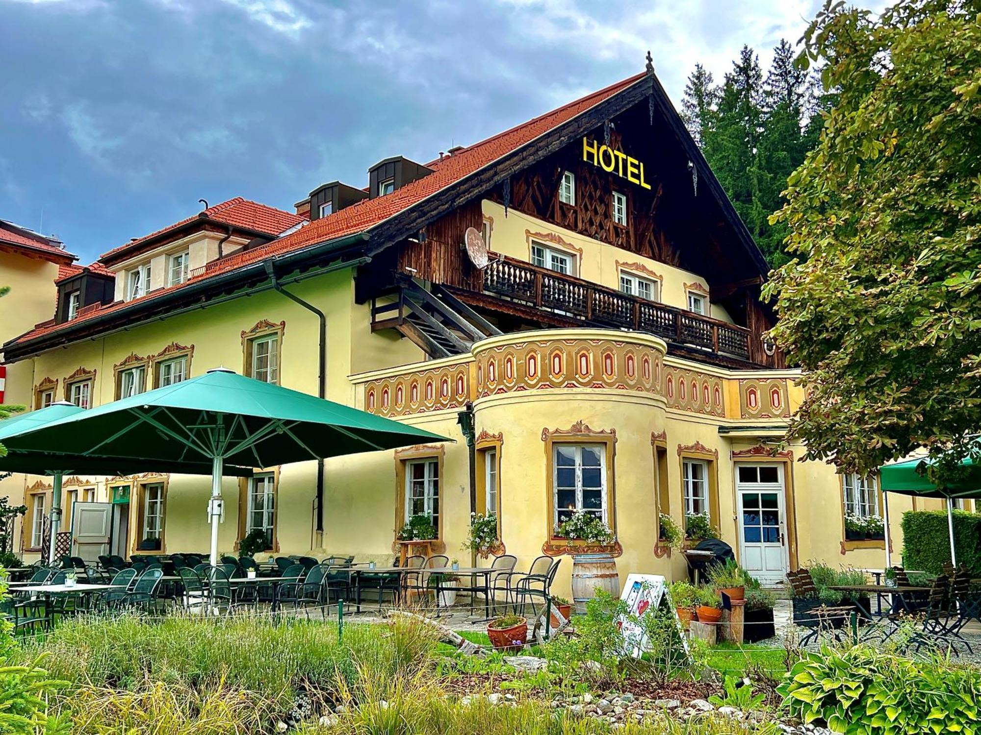 Hotel Restaurant Gruenwalderhof Патш Экстерьер фото