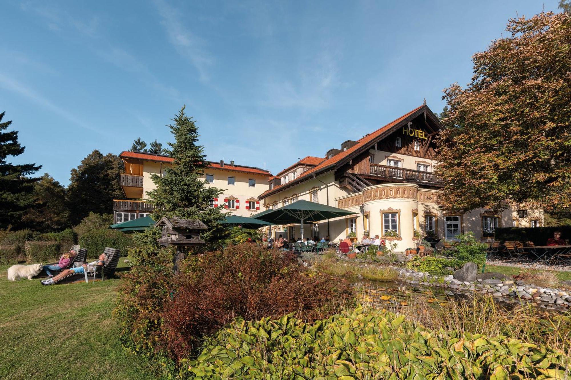 Hotel Restaurant Gruenwalderhof Патш Экстерьер фото